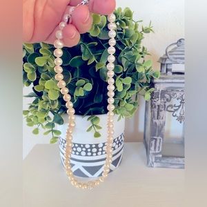 Beautiful Athra Trading Sterling Silver Freshwater pearl crystal necklace